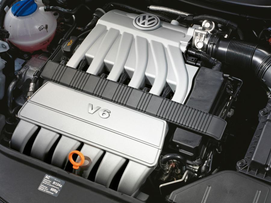  Volkswagen Passat 2005 года  (фото 17 из 161)